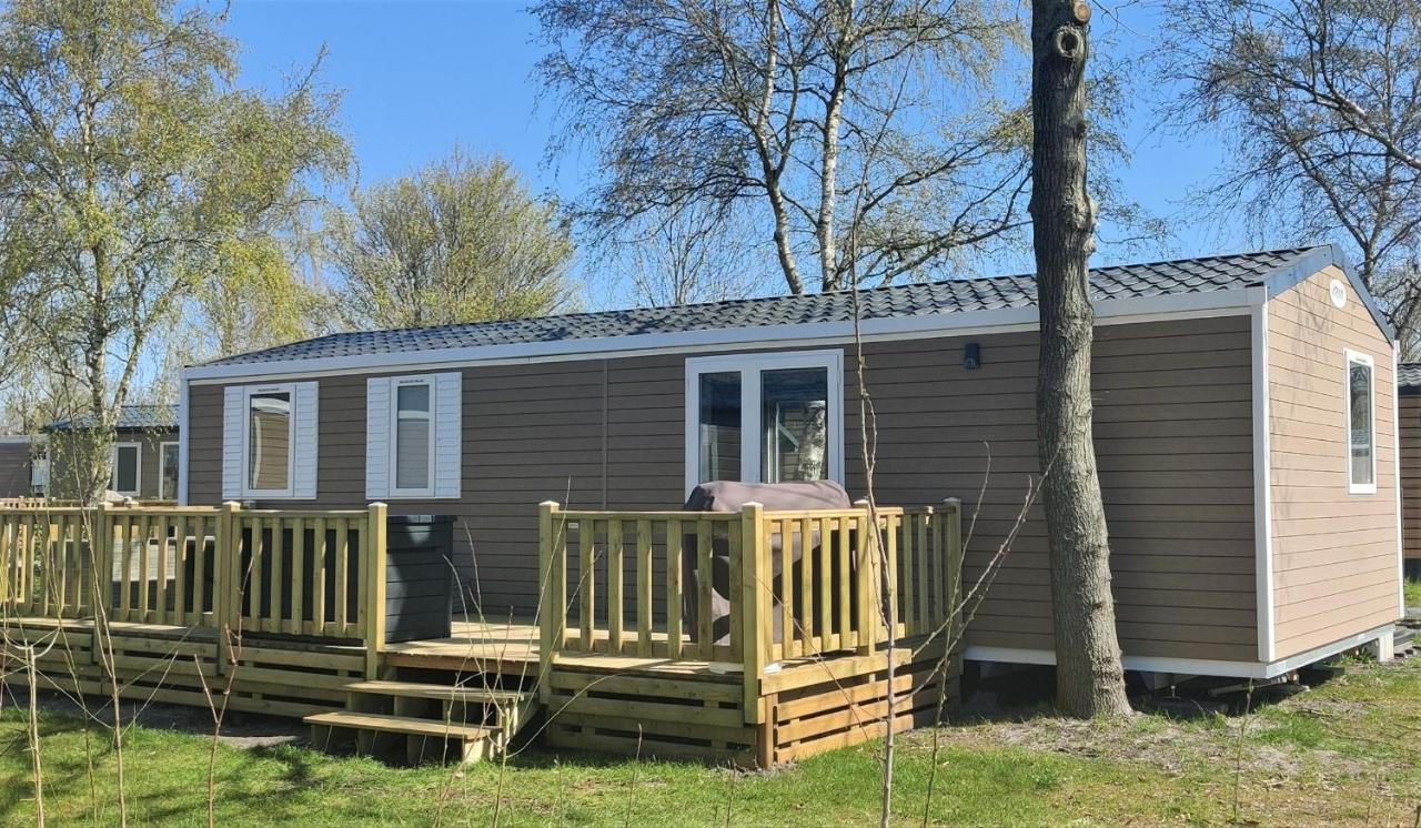 Bj Chalets - De Rug 3 - Vakantiepark Lauwersoog - Luxe Chalet Met Vaatwasser En Inloopkast! Vroege Incheck! Met Airco! Ngoại thất bức ảnh