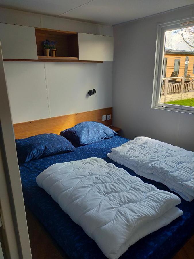 Bj Chalets - De Rug 3 - Vakantiepark Lauwersoog - Luxe Chalet Met Vaatwasser En Inloopkast! Vroege Incheck! Met Airco! Ngoại thất bức ảnh